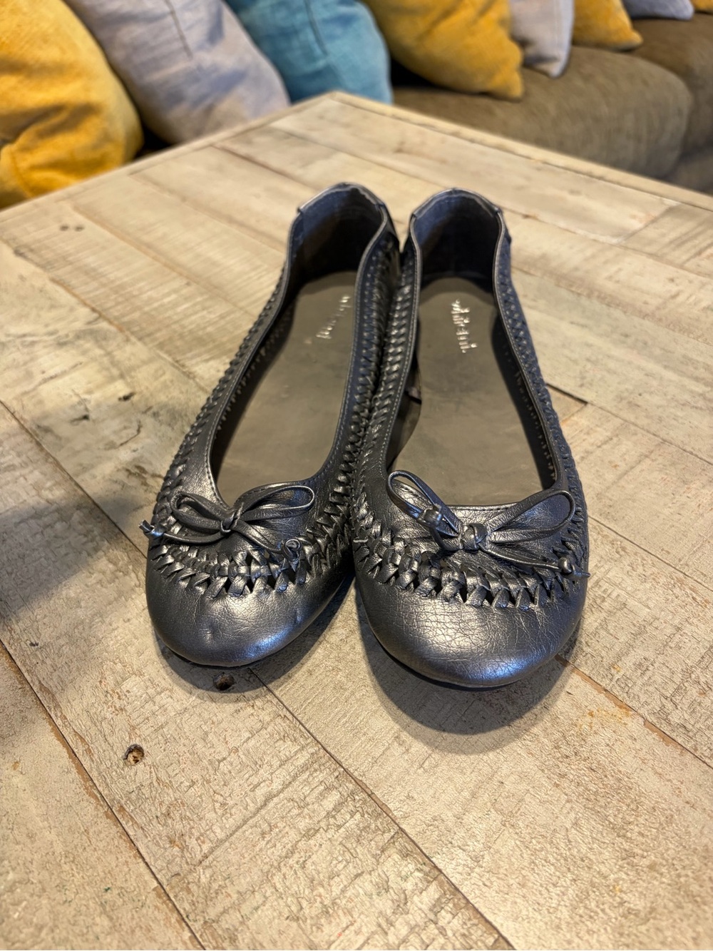 Woven Trim Black Leather Ballet Flats with Bow